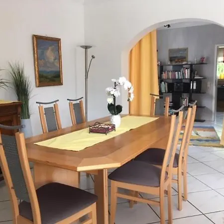 Feriendomizil Mit Garten